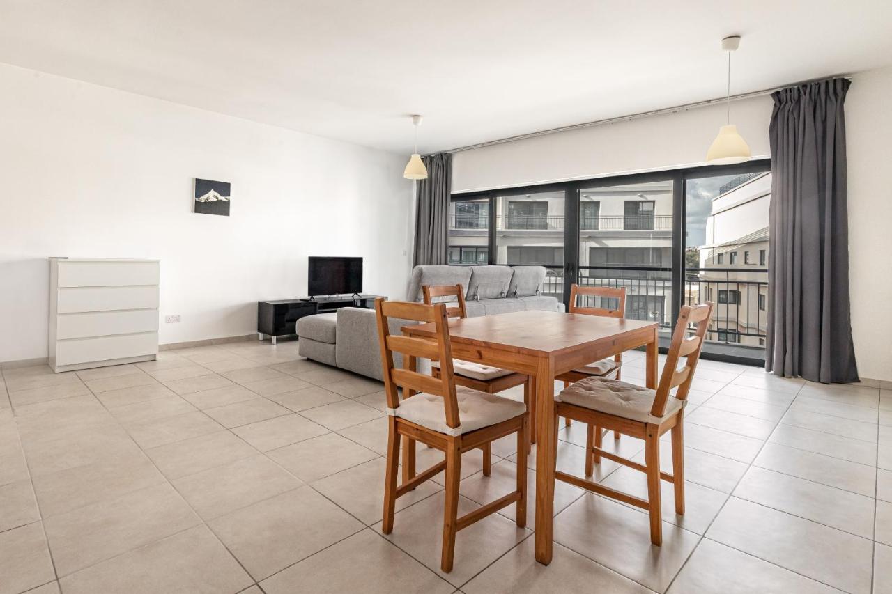 Апартаменты Lovely In The Heart Of St Julians *